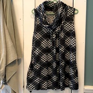 EUC cowl neck plaid tunic